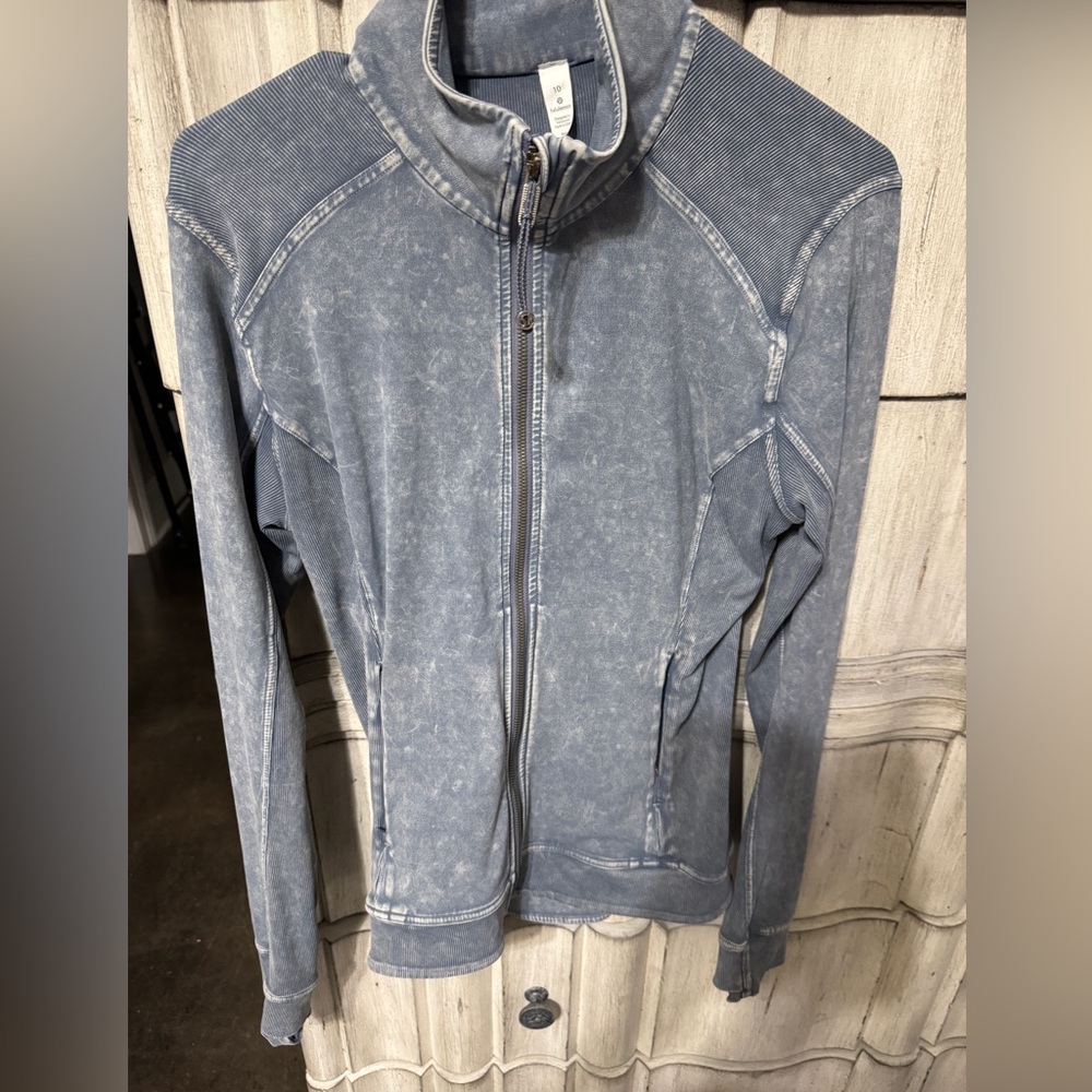 Lululemon cut class  jacket size 10